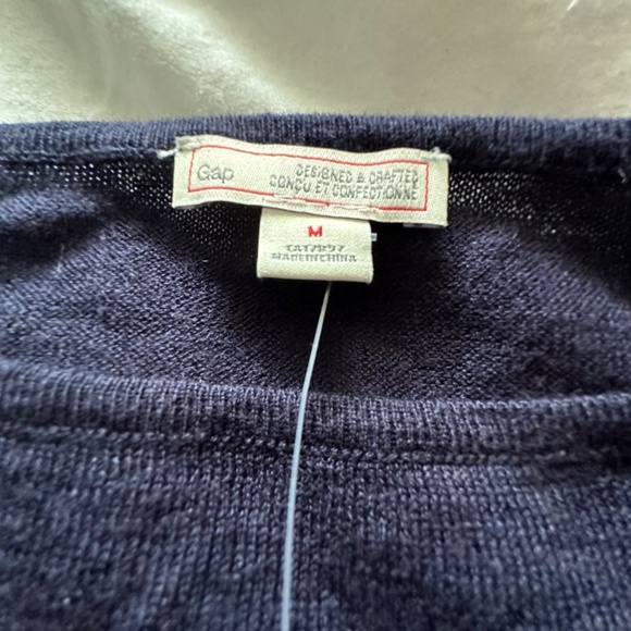 GAP Woman’s Sweater - Picture 3 of 10